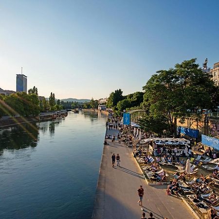 Chic One-Bedroom Apartment With King-Size Bed, Nestled In Vienna'S Vibrant Heart Екстериор снимка