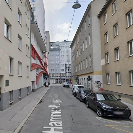 Chic One-Bedroom Apartment With King-Size Bed, Nestled In Vienna'S Vibrant Heart Екстериор снимка