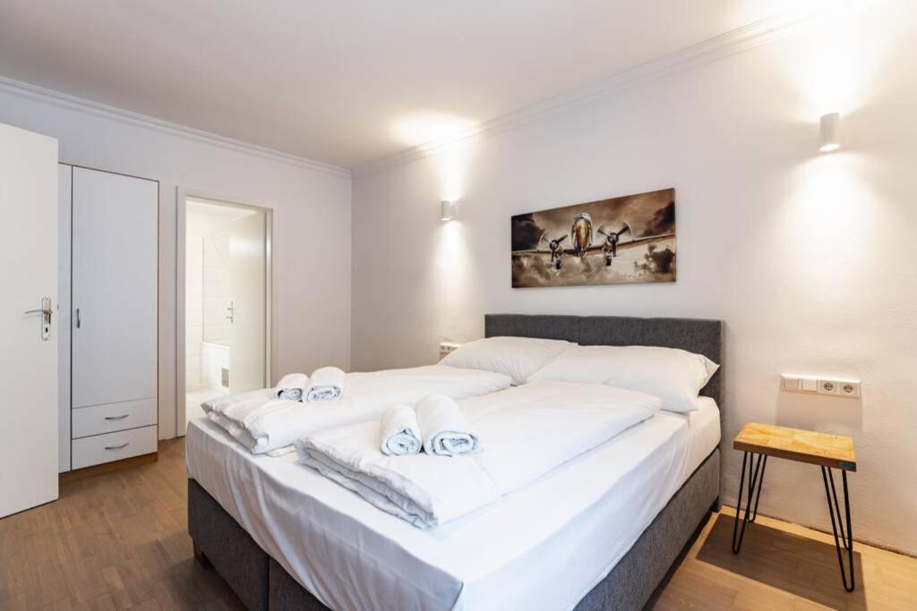 Chic One-Bedroom Apartment With King-Size Bed, Nestled In Vienna'S Vibrant Heart Екстериор снимка