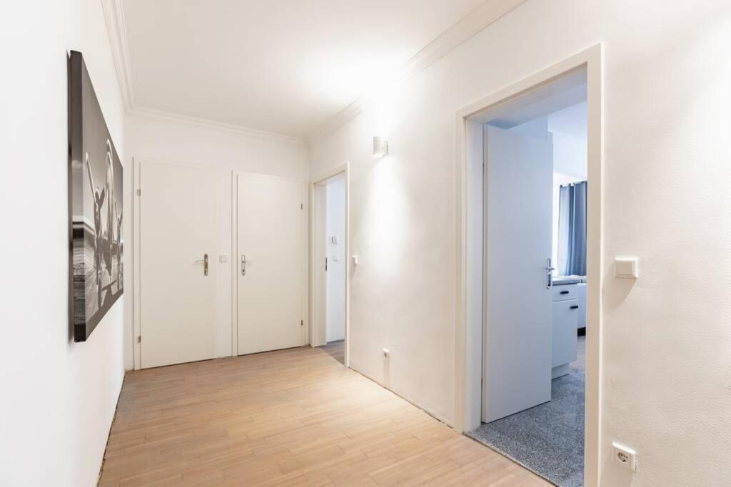 Chic One-Bedroom Apartment With King-Size Bed, Nestled In Vienna'S Vibrant Heart Екстериор снимка